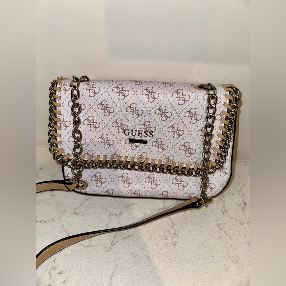 GUESS PURSE